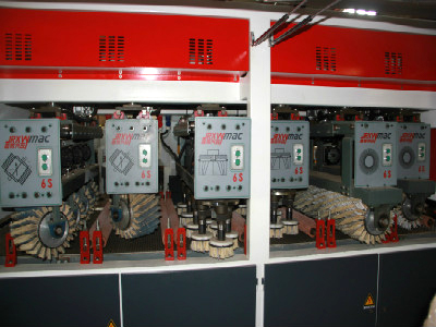 1300異（yì）形砂光（guāng）機（6輥）